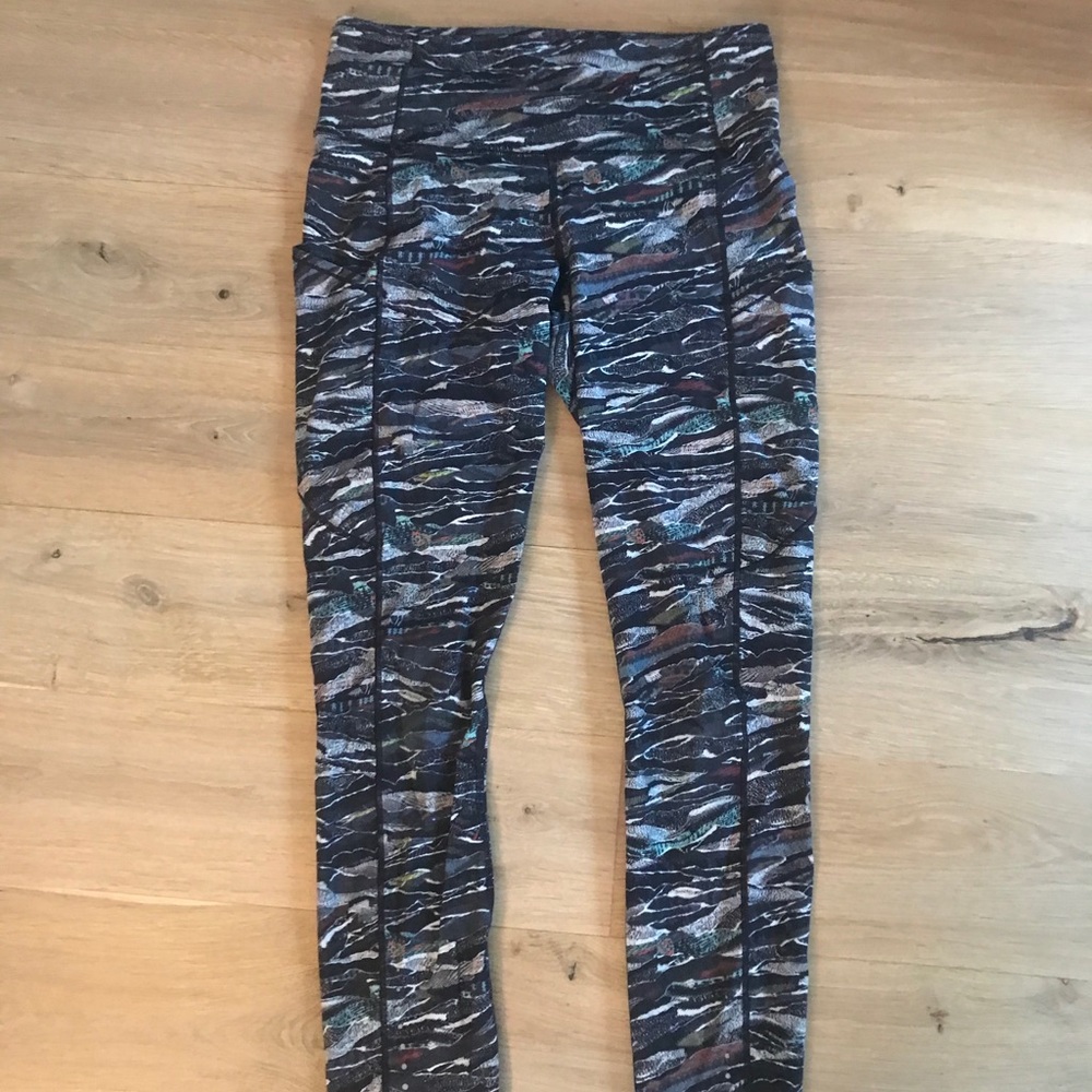 Lululemon mini sweatr multi fast and free tights